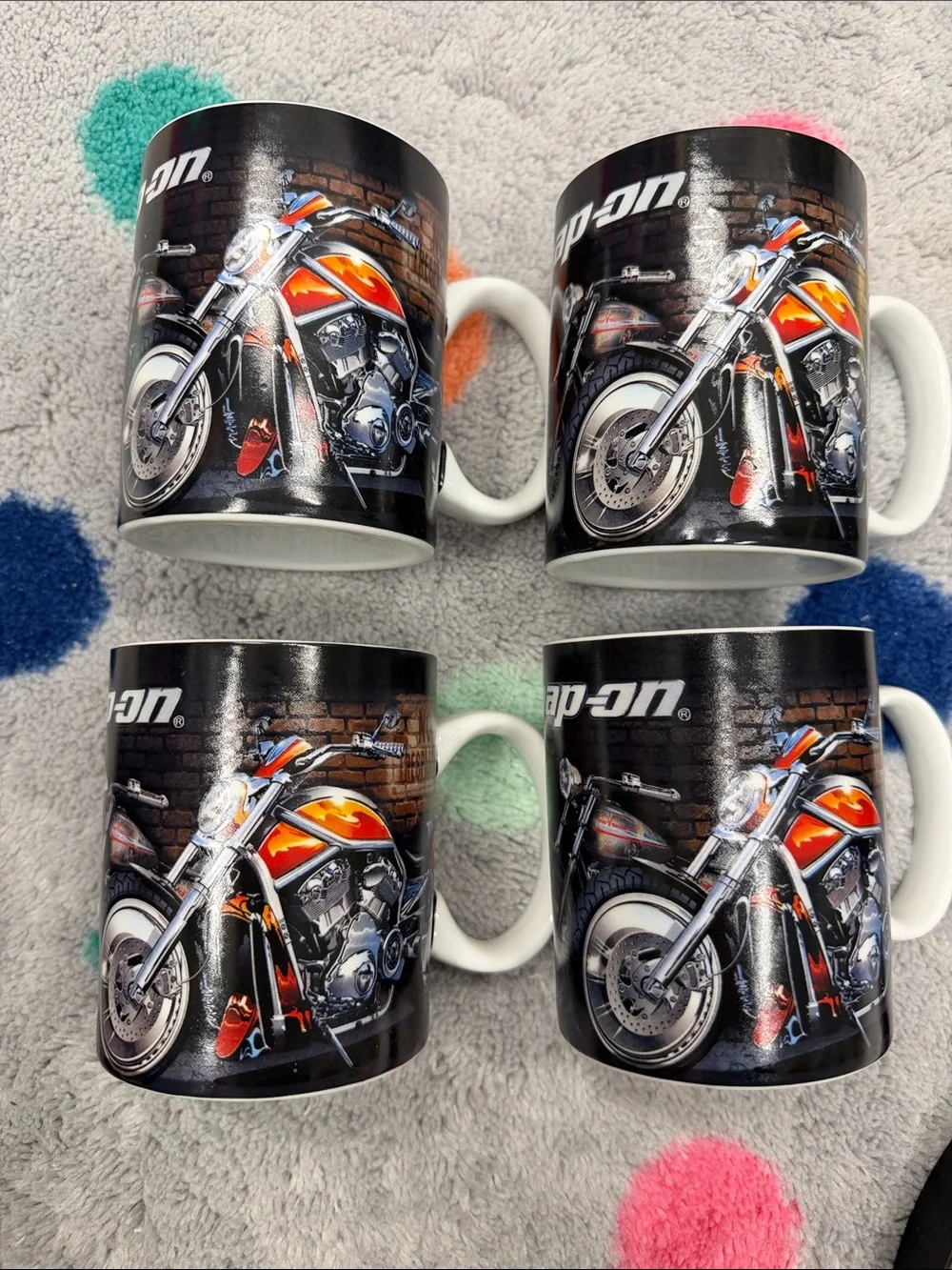 New- Snap-on High Octane Fuel 2 Round Tin with 4 mugs